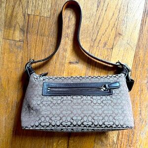 Coach Small signature bag with CC logo in tan/beige